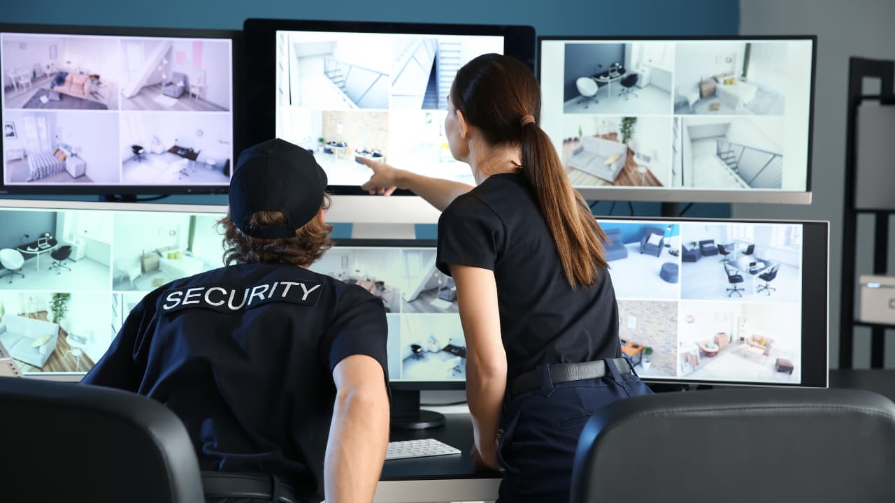 Security camera system monitoring a job site for crime prevention